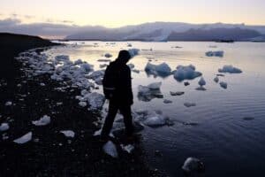 Exploring Jökulsárlón