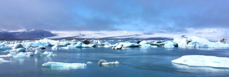 glacier lagoon Iceland honeymoon