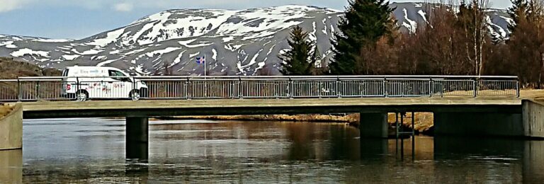 bridge in Þingvellir Park rent.is campervan