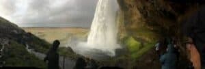 Under Seljalandsfoss