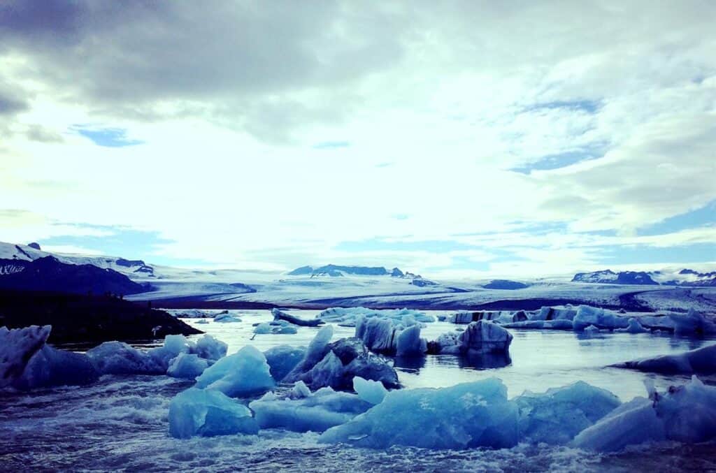 Sunshine and glaciers the glacier lagoon jökulsárlón iceland
