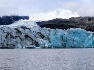 The colors of the icebergs